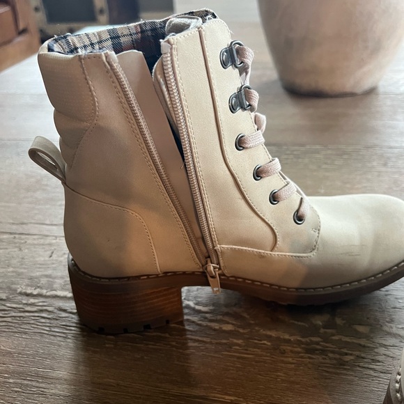 Crown Vintage Marley Boot Women’s Lace-Up Tan Utility Boots with Padded Ankle - Picture 6 of 9